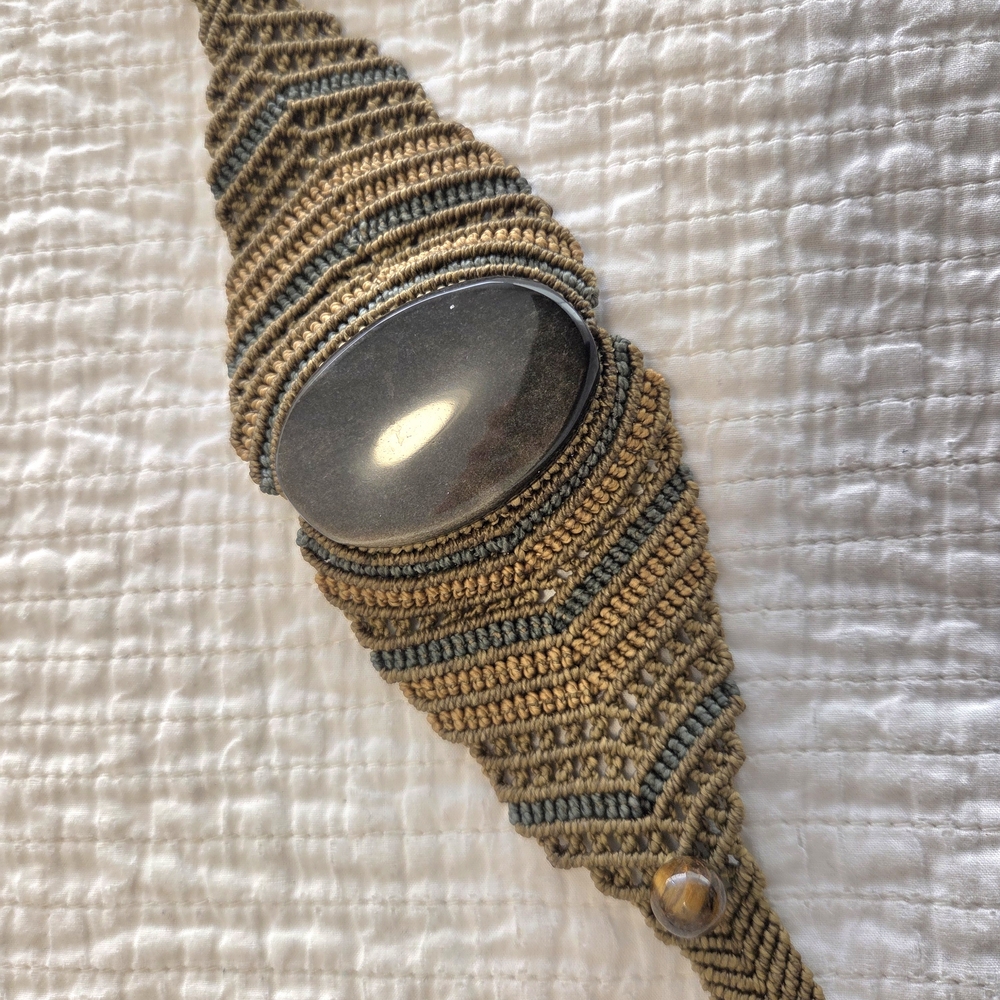 Handmade Macrame Bracelet with Oval Stone